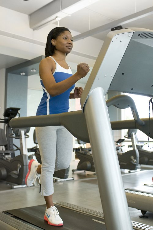 woman_running_on_a_treadmill_auckland